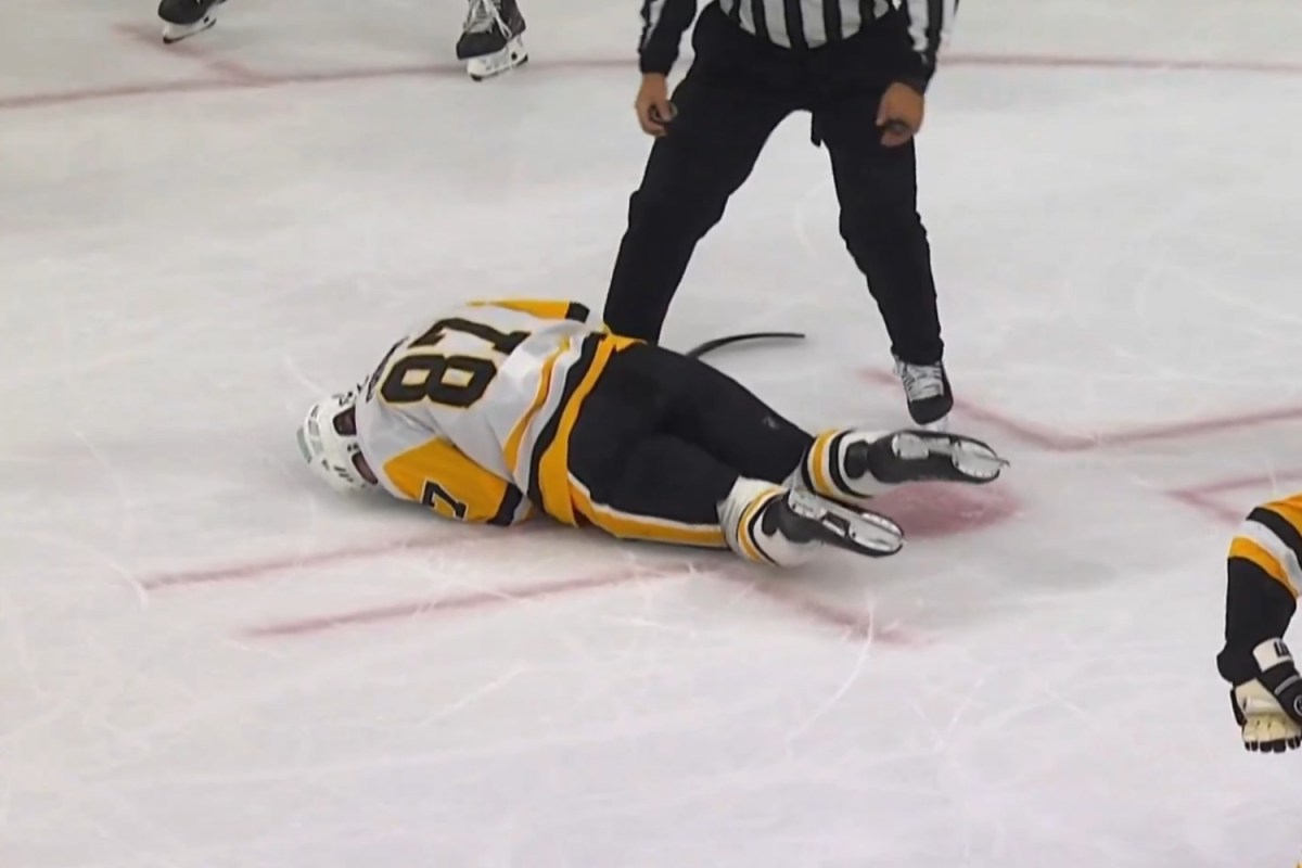 Sidney Crosby gets called for diving for the first time in his career, which is honestly shocking