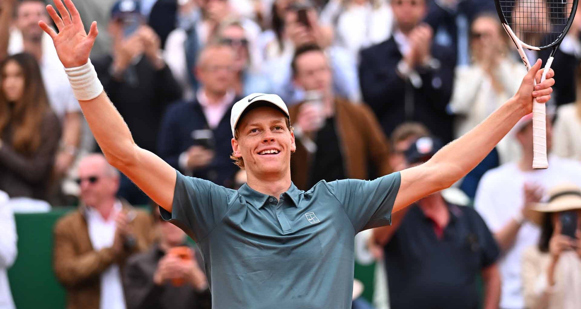 Jannik Sinner celebrates his straight-sets win against Carlos Alcaraz Sunday in the Monte-Carlo final.