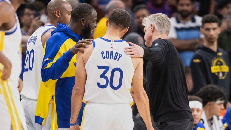 Golden State Warriors' Draymond Green, Stephen Curry and head coach Steve Kerr together (Stephen Lam/San Francisco Chronicle via AP)