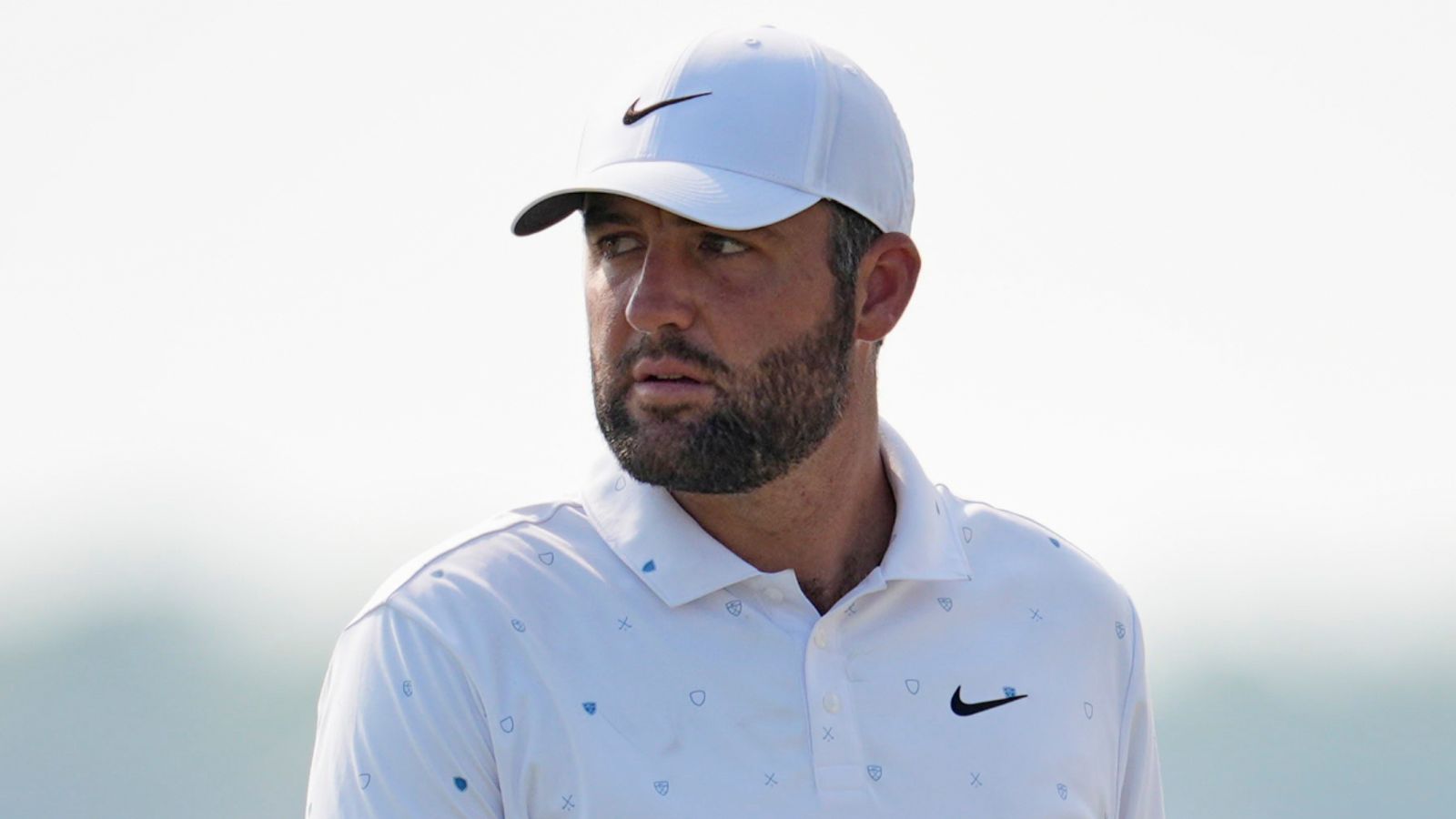 Scottie Scheffler catapulted his way into contention with an impressive round heading into Sunday