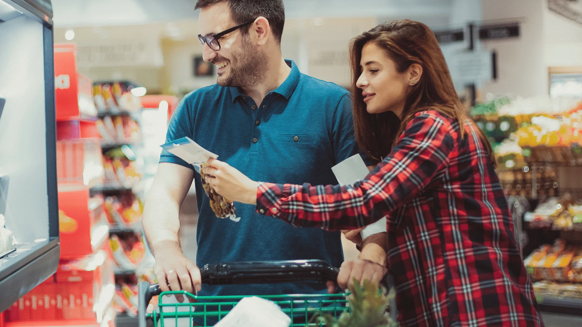 small ways frugal people make their lives easier without spending more they shop with a list