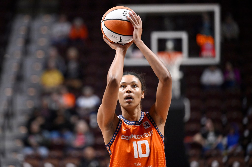 UConn's Olivia Nelson-Ododa re-signs with Connecticut Sun