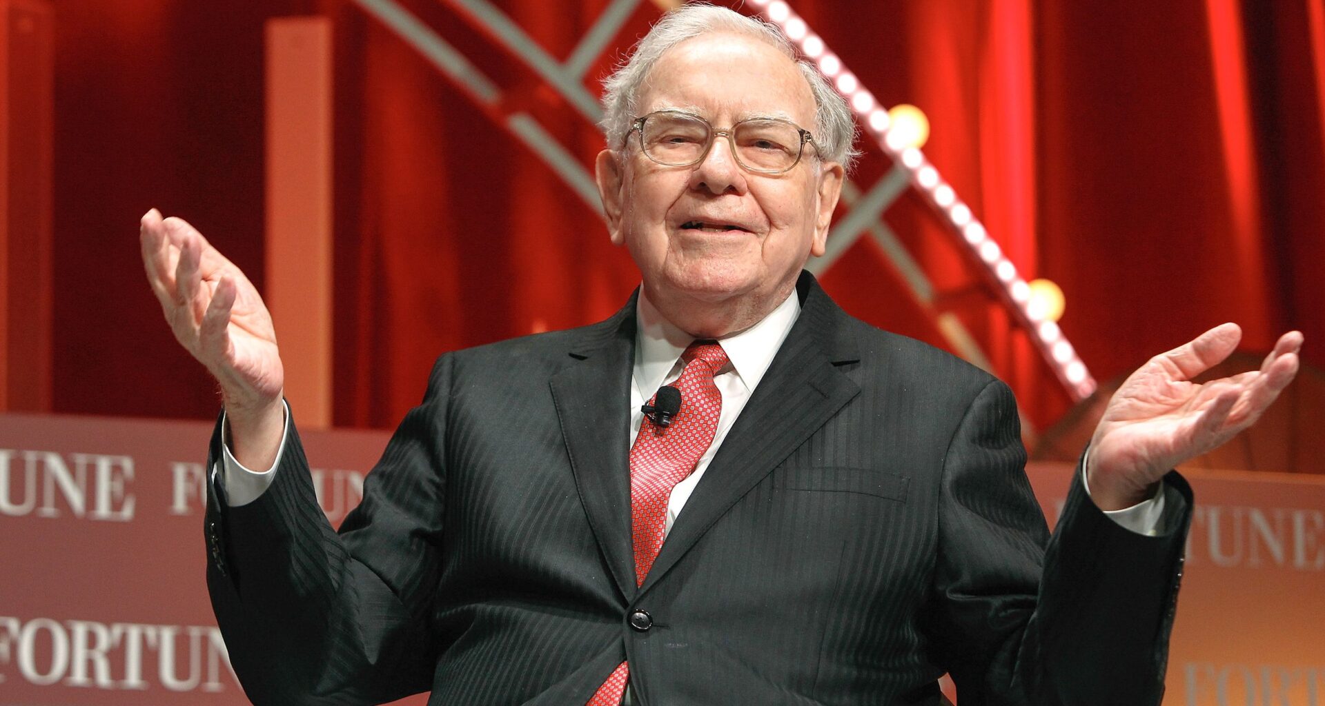 I used ChatGPT to apply Warren Buffett’s ‘two-list’ rule — and it changed how I set goals
