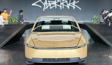 Tesla Cybercab gets crazy change as mass production begins