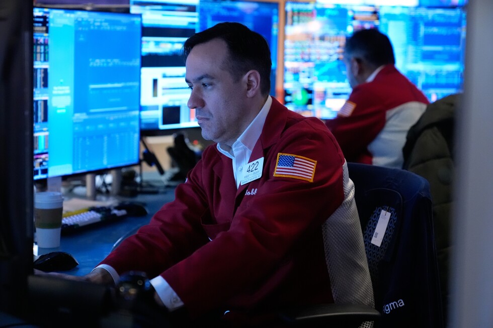 US stocks swing and oil prices trim their jumps amid uncertainty about the US-Iran ceasefire