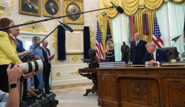 Trump to attend Supreme Court hearing on birthright citizenship