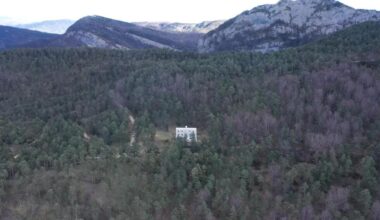 Gaudí confirmed as architect of unique mountain refuge - AP News