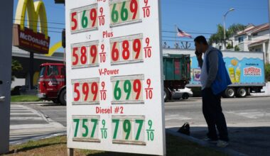 Commerce Department downgrades US Q4 GDP growth to 0.5%