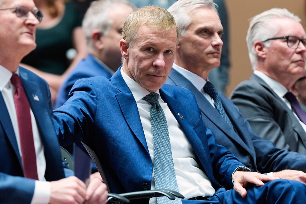 United CEO Scott Kirby confirms he approached American Airlines about potential merger