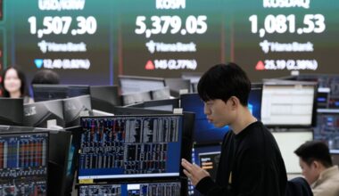 Asian share prices rise moderately as oil prices surge