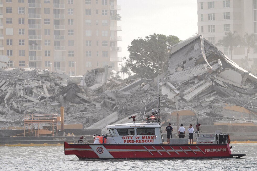 23-story Miami hotel is no more, the result of a controlled implosion