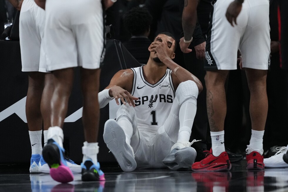 Spurs' Wembanyama has concussion after face-first fall vs. Blazers