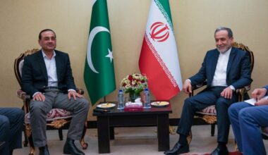 Pakistani delegation arrives in Tehran in move to ease tensions