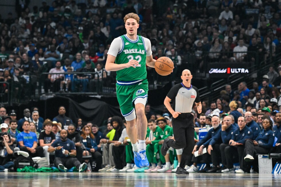 Flagg edges former Duke teammate Knueppel for NBA Rookie of the Year