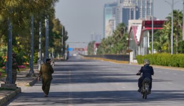 Trump offers mixed messages about US war against Iran