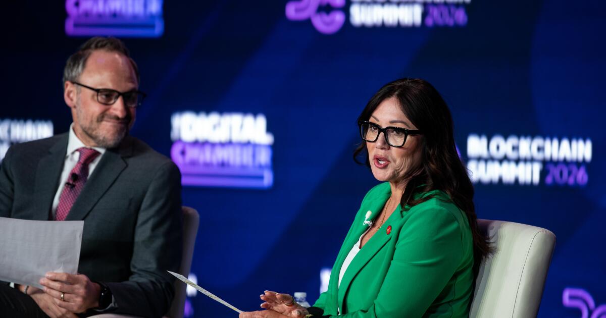 Hiltzik: Here's why 401(k) sponsors are wary of 'alternative investments'