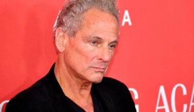 Lindsey Buckingham of Fleetwood Mac attacked by woman in Santa Monica