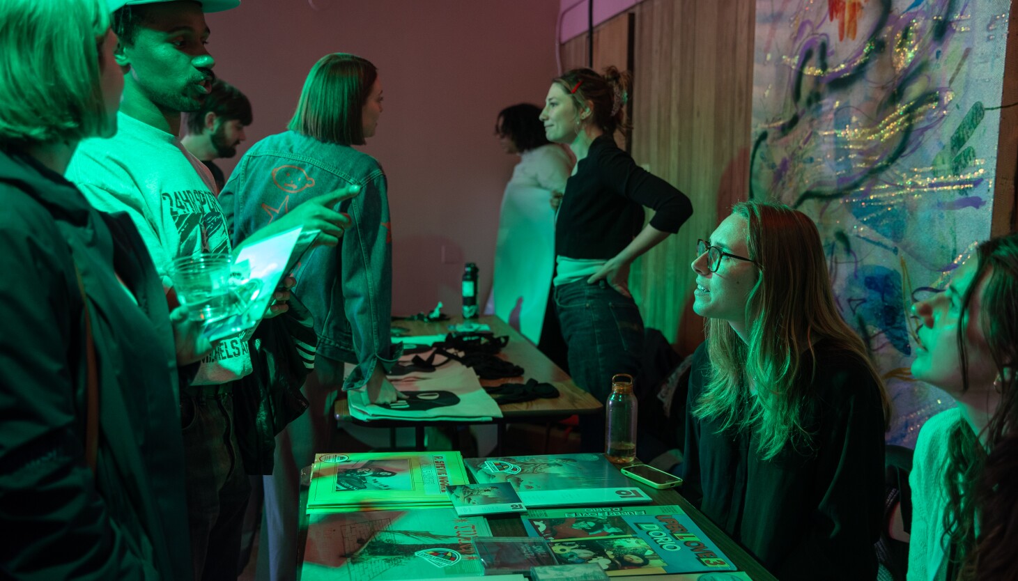 As Chicago's indie venues struggle, local musicians face their own financial burdens