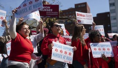 Rush Medical Center nurses petition to form union