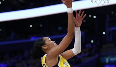 Azurá Stevens returns to Chicago, where the fit — and the money — made sense