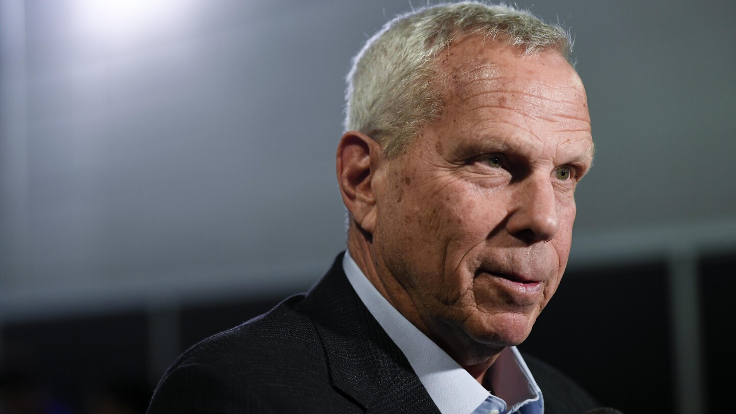 If the NFL won't nudge Steve Tisch aside, Giants ownership must do it