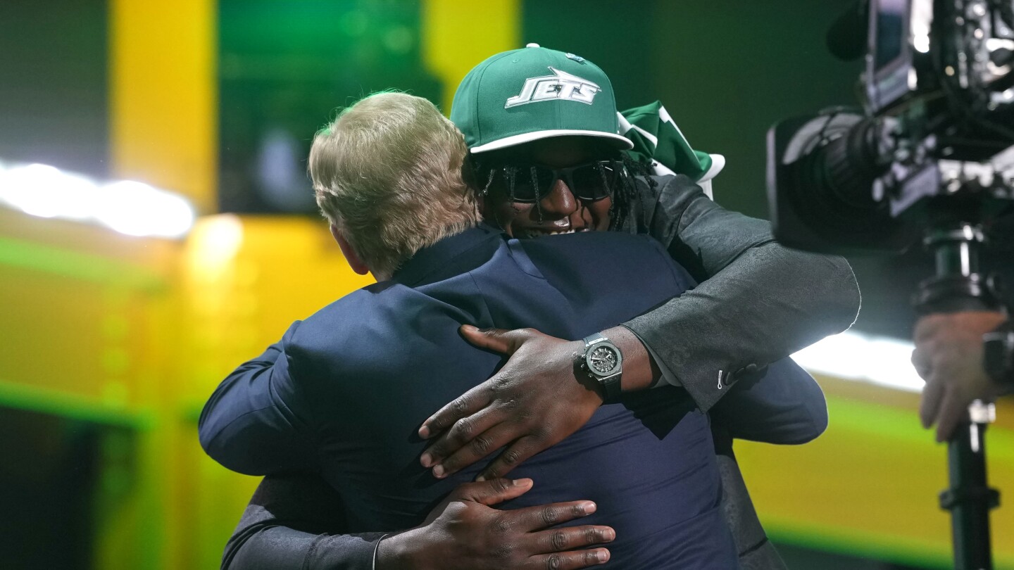 After three first-round picks this year, Jets have three more first-round picks next year