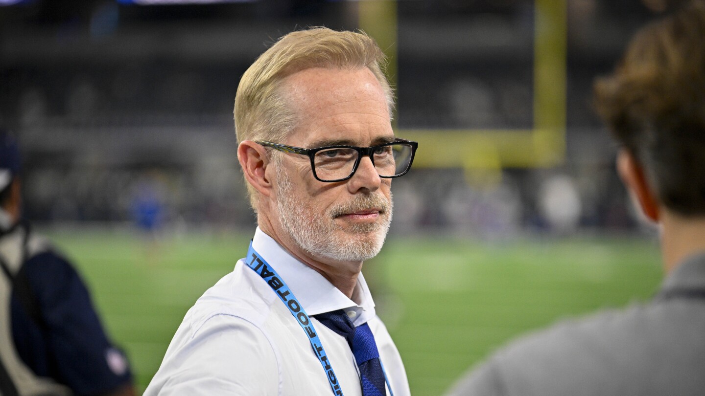 Joe Buck wants to stay at ESPN for the rest of his career