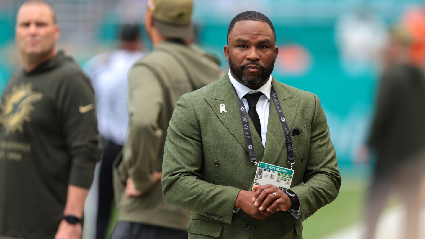 Dolphins part ways with executive Champ Kelly, hire Josh Scobey
