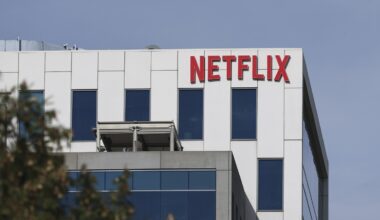 Netflix "would love" to televise NFL's regular-season opener