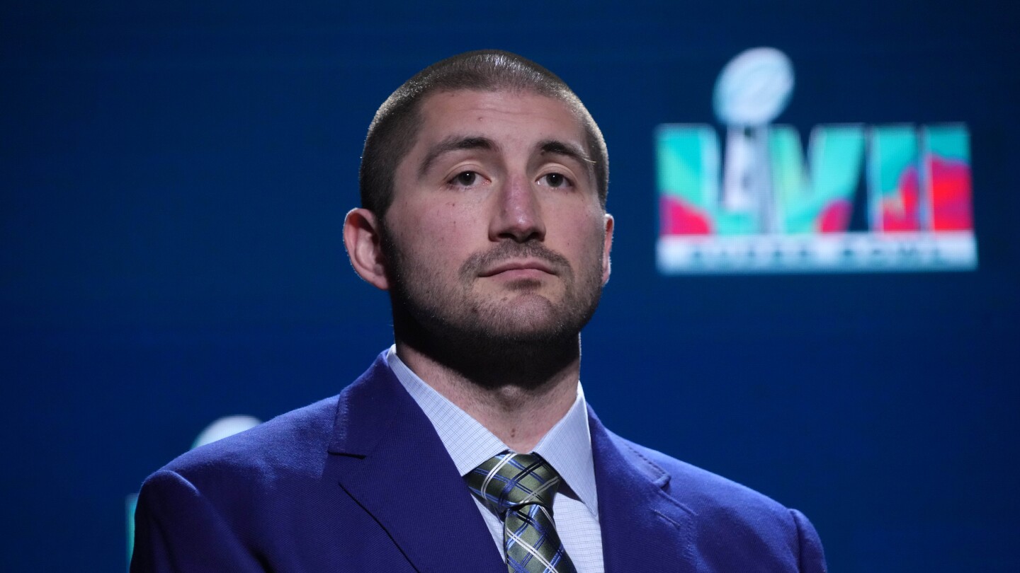 JC Tretter promptly informed player reps about collusion appeal ruling