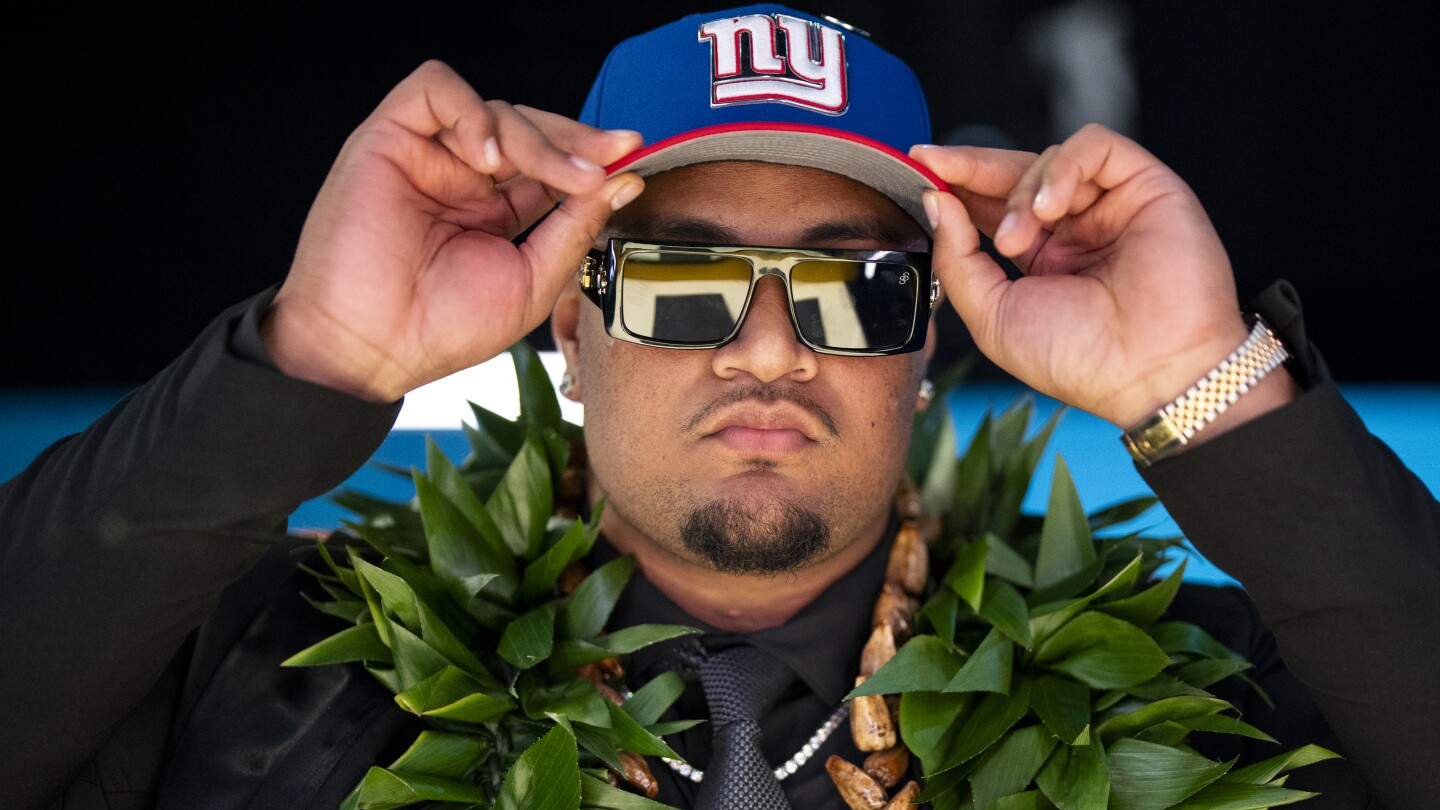 Report: Two NFC teams tried to trade up to No. 9, in front of the Giants at No. 10