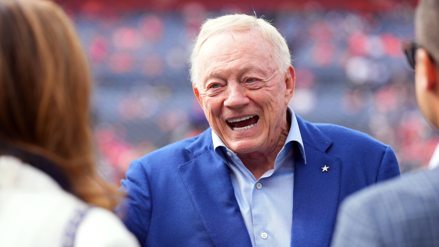 Jerry Jones joins the NFL's talks with the NFL Referees Association