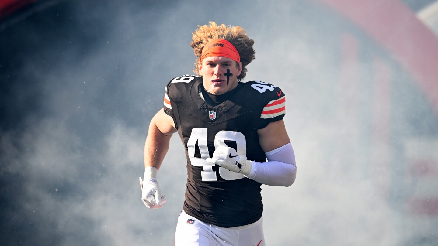 After award-winning rookie season, Carson Schwesinger ready for what's next