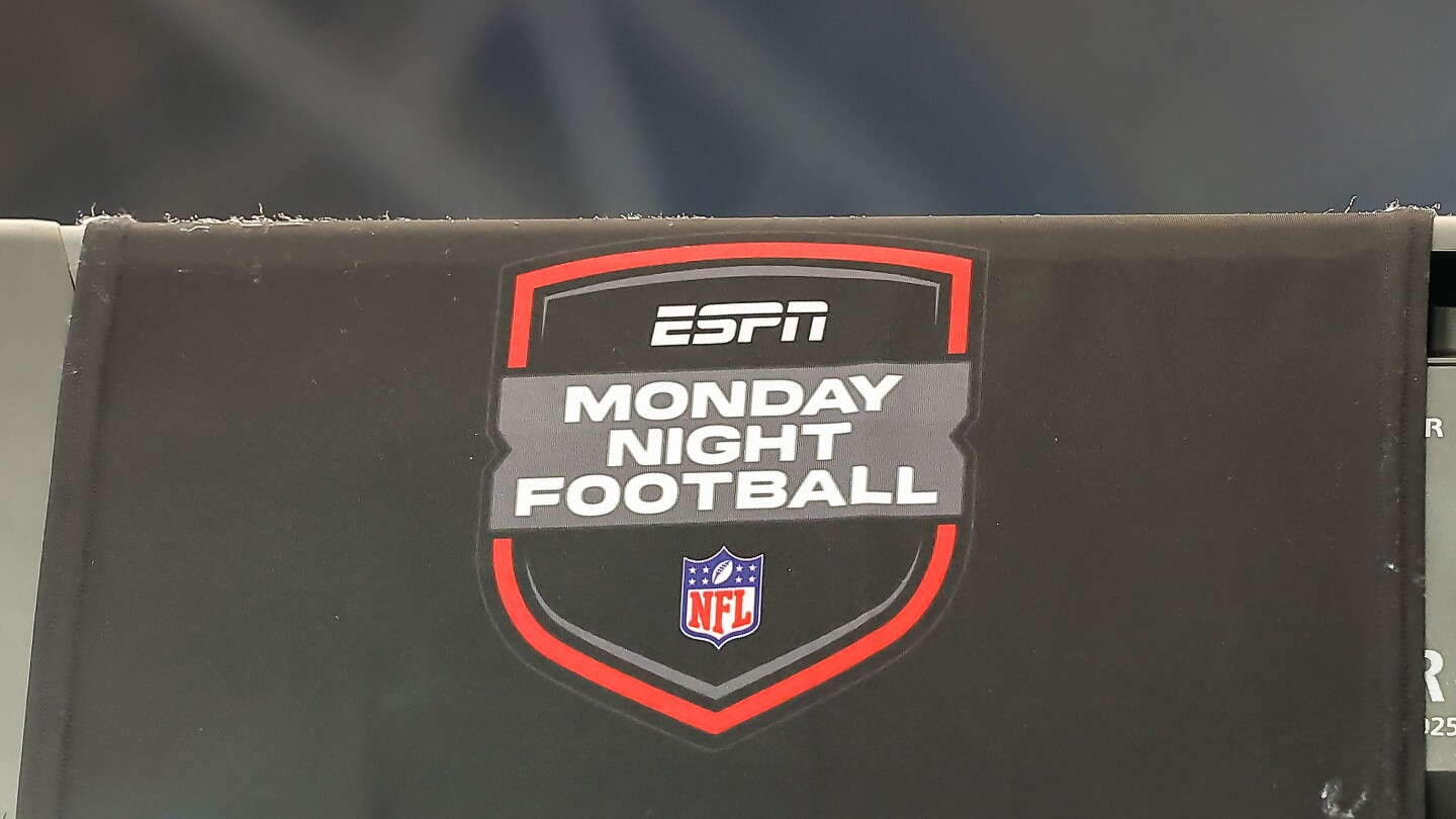 NFL scrapped dual MNF games after concluding "fans felt like they were conflicted to choose"