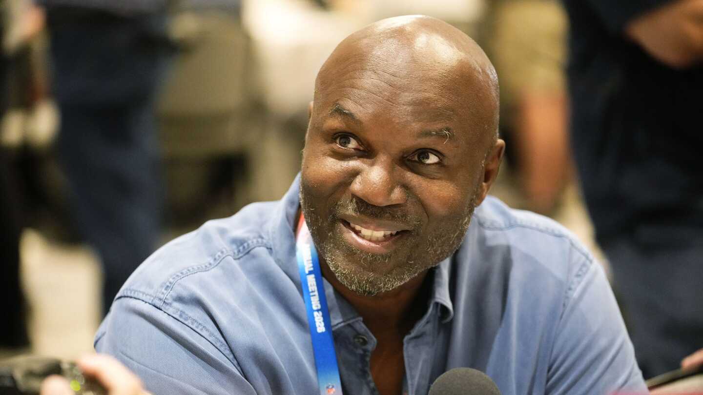 Buccaneers owner Joel Glazer supports head coach Todd Bowles