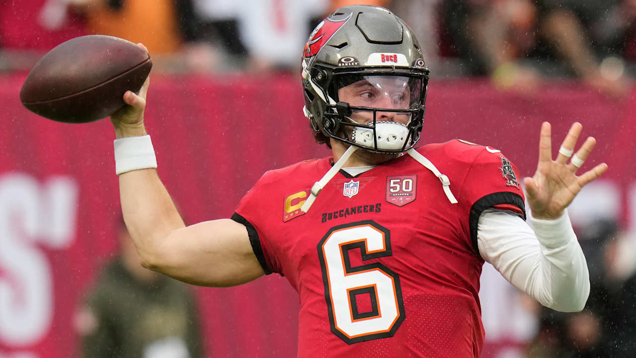 Lavonte David blames injuries for Baker Mayfield's struggles in 2025