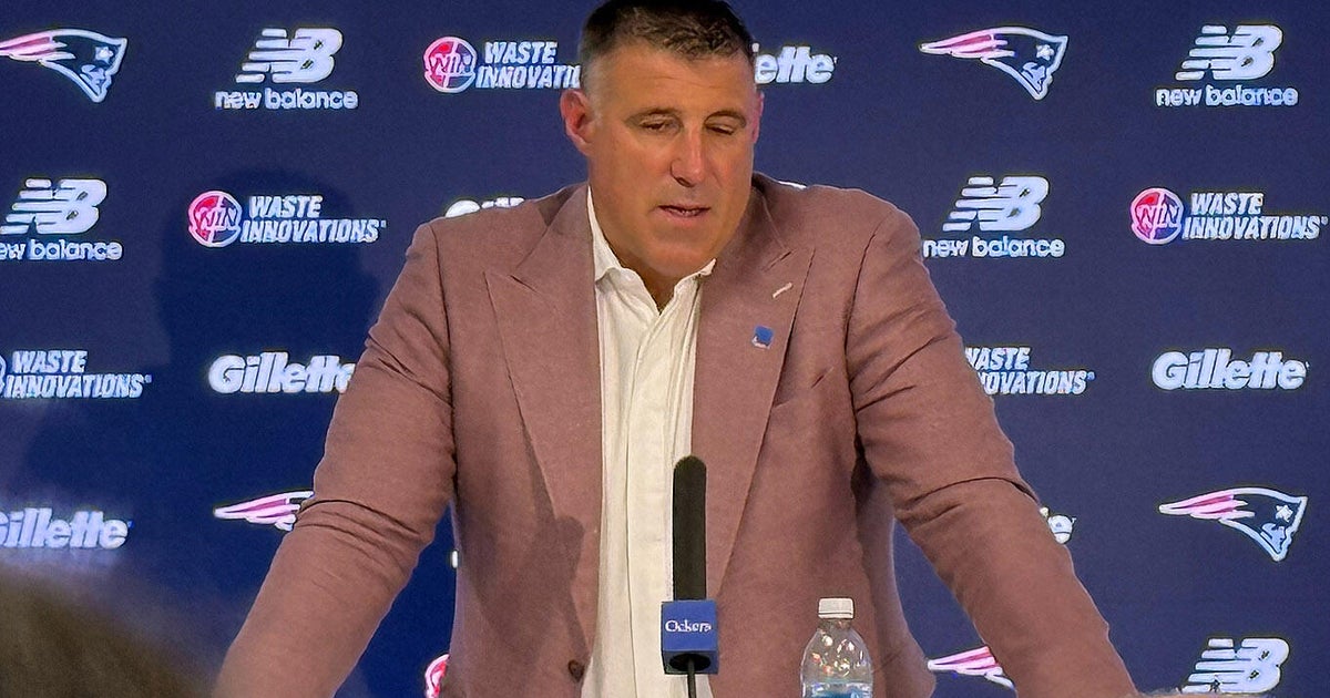 Mike Vrabel speaks after new Dianna Russini photos released: "My previous actions don't meet the standard that I hold myself to"