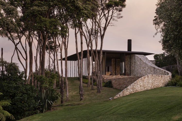 Waiheke House / Cheshire Architects - Image 1 of 16