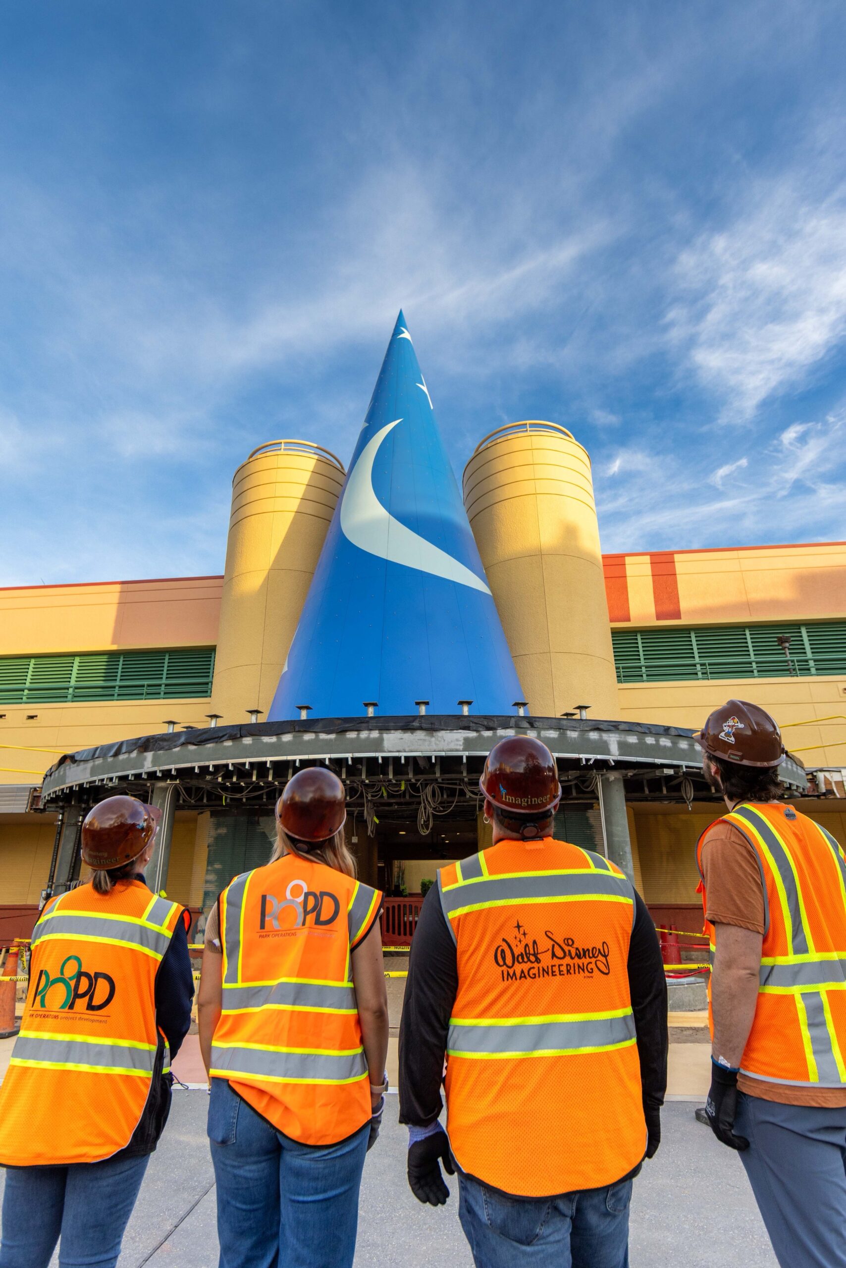 After we saw Mickey's giant sorcerer hat traveling to Disney's Hollywood Studios last night, crews installed the hat outside The Magic of Disney Animation, a new version of an old attraction opening this summer.