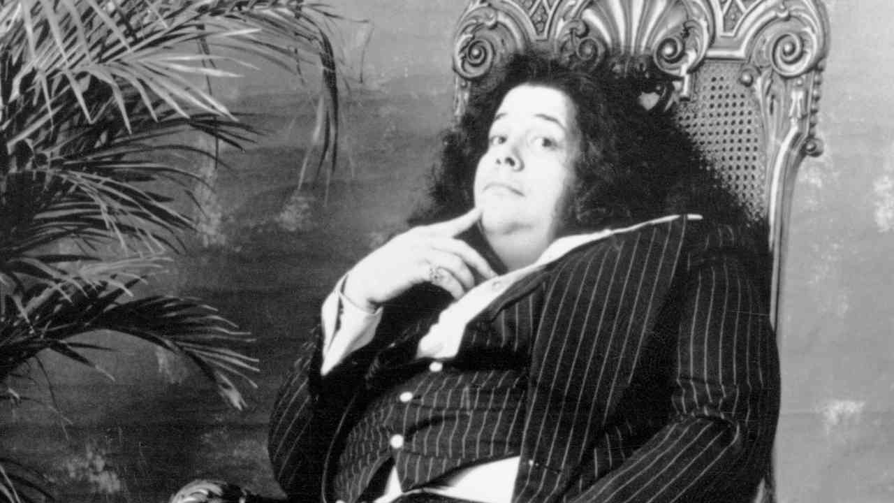 Mountain&rsquo;s Leslie West sitting in a chair