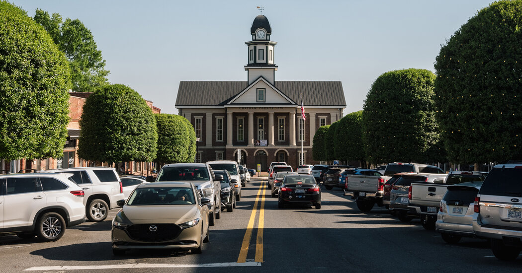 A 22,000-Home Community Is Being Built in a 5,000-Person Town