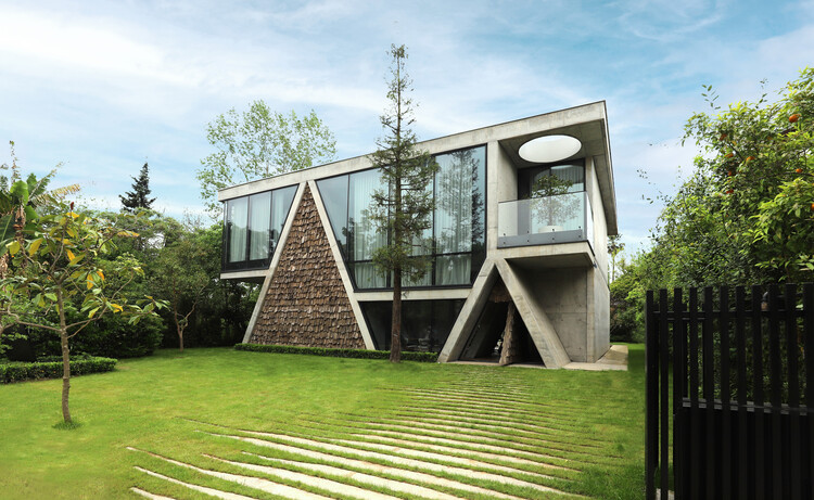 The Gable Villa / Next Office–Alireza Taghaboni - Exterior Photography, Garden