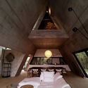 The Gable Villa / Next Office–Alireza Taghaboni - Interior Photography, Bedroom, Wood