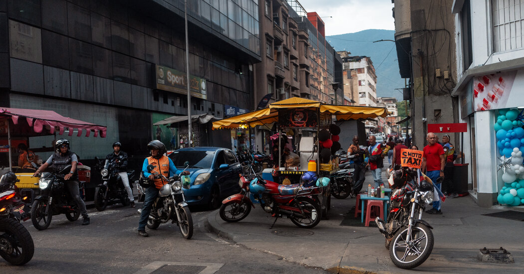 U.S. Allows Venezuela to Begin Debt Restructuring Process