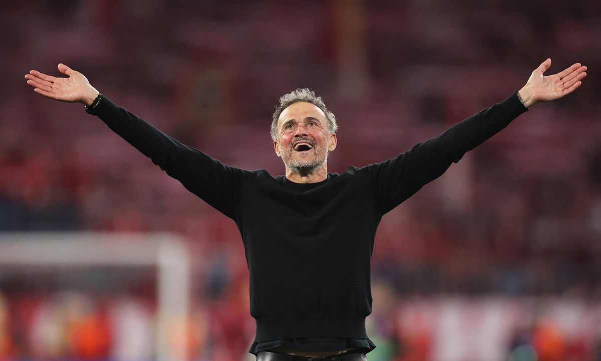 MUNICH, GERMANY - MAY 06: Luis Enrique, Head Coach of Paris Saint-Germain, celebrates following his side's progression to the UEFA Champions League Final after the UEFA Champions League 2025/26 Semi Final Second Leg match between FC Bayern München and Paris Saint-Germain at Football Arena Munich on May 06, 2026 in Munich, Germany. (Photo by Alex Grimm/Getty Images)