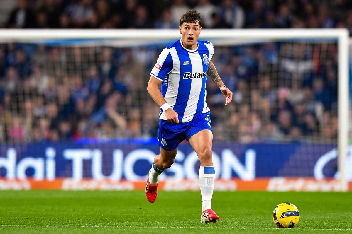 Jakub Kiwior of FC Porto runs with the ball during the Primeira Liga match between FC Porto and Moreirense FC at Estádio do Dragão on March 15, 2026 in Porto, Portugal.
