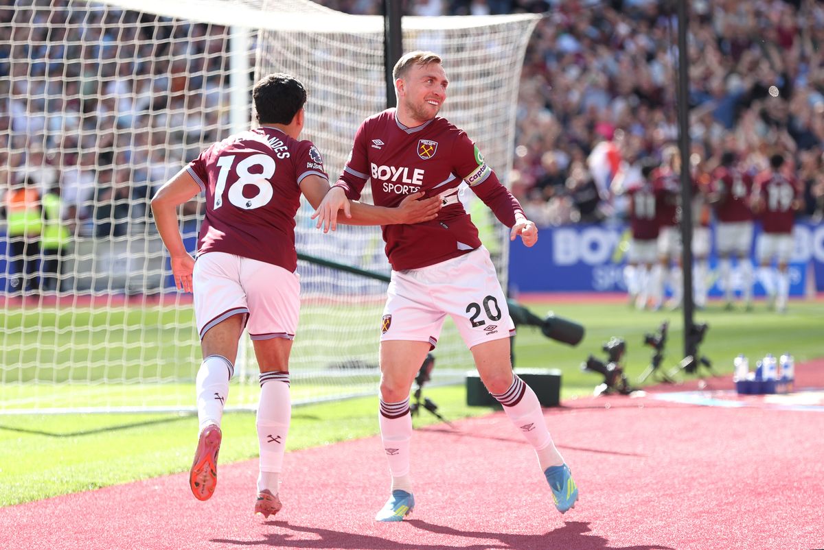 Jarrod Bowen and Mateus Fernandes of West Ham