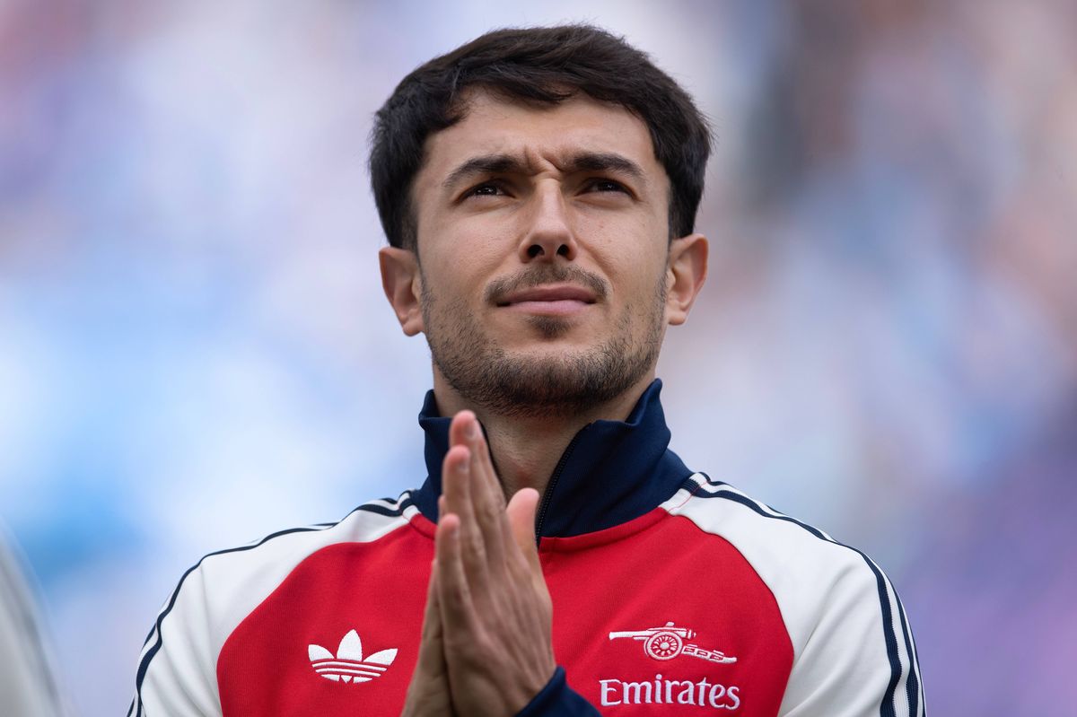 Martin Zubimendi of Arsenal lines up before the Premier League match between Manchester City and Arsenal at Etihad Stadium on April 19, 2026 in Manchester, England.