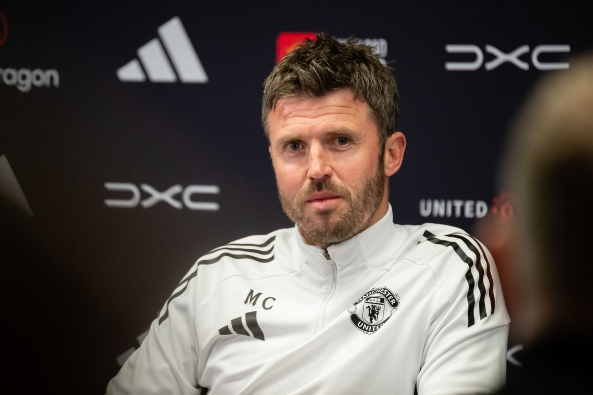 Michael Carrick at a Man Utd press conference
