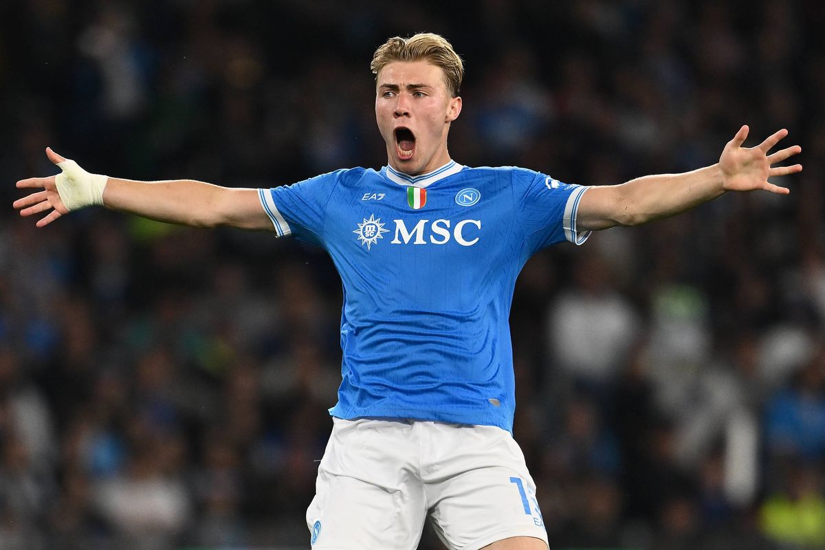Rasmus Hojlund reacts during a Napoli match